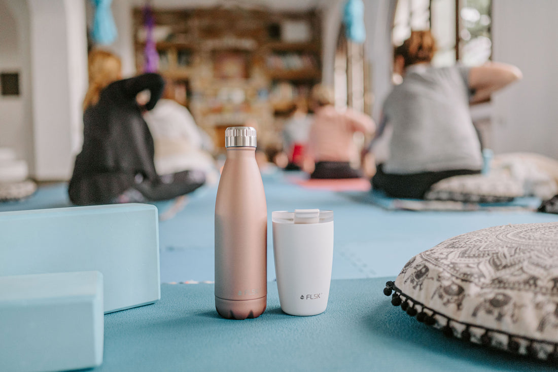 Designed for Happiness: Yoga mit Deiner FLSK Trinkflasche