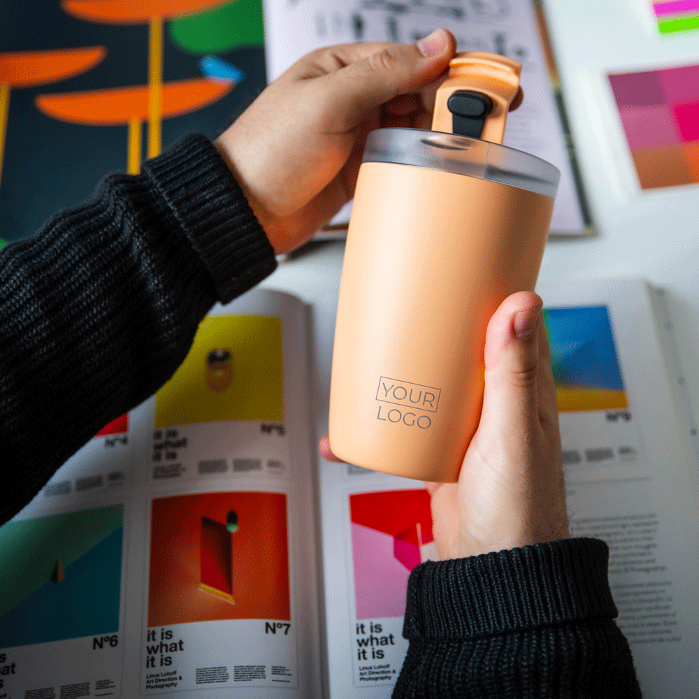 FLSK Kaffeebecher peach aus Edelstahl mit Corporate Engraving