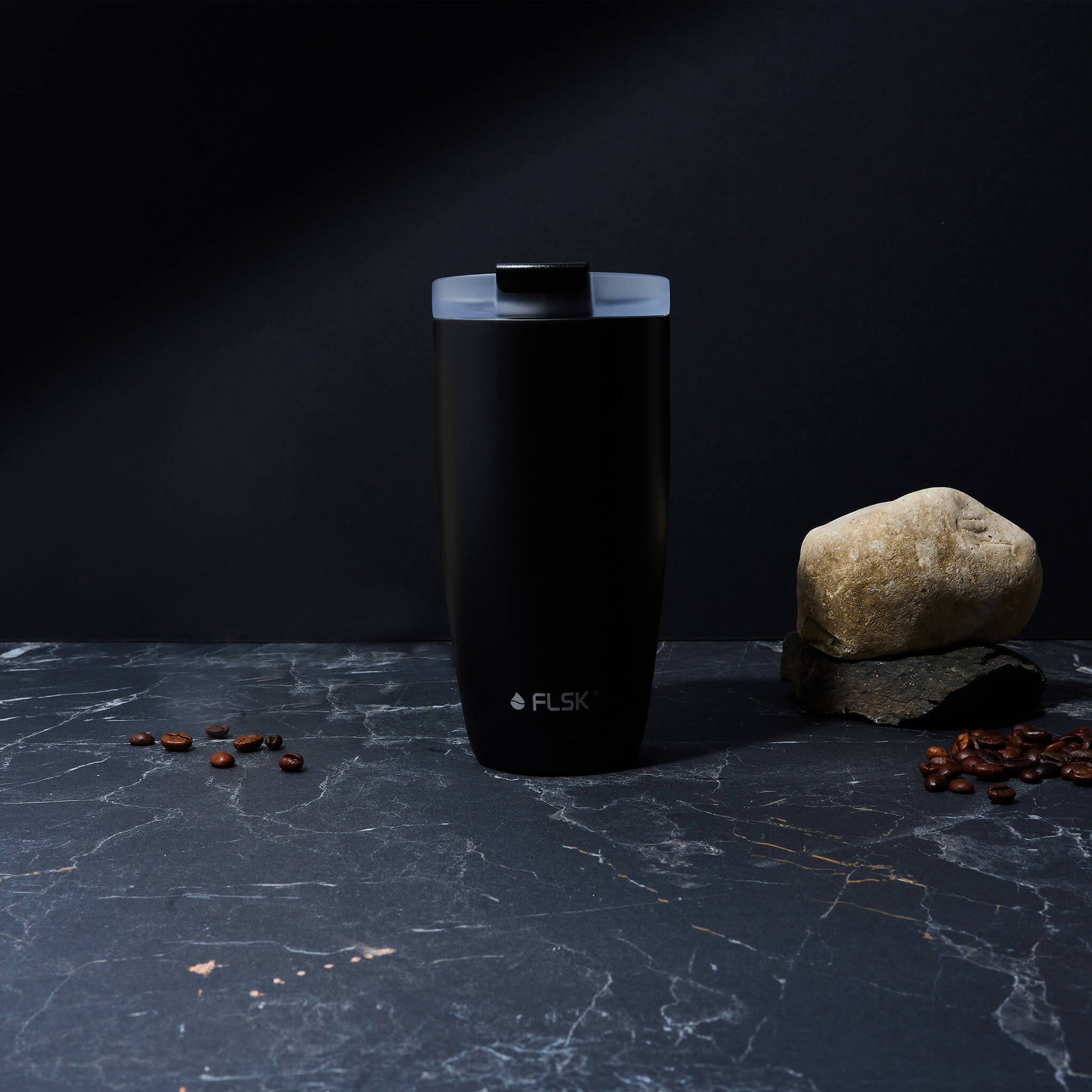 FLSK Kaffeebecher black 500 ml aus Edelstahl